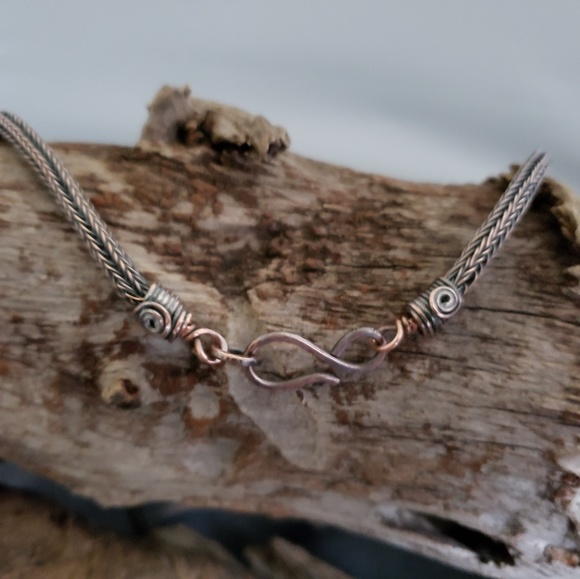 Handcrafted copper Viking knit necklace. - Picture 2 of 3